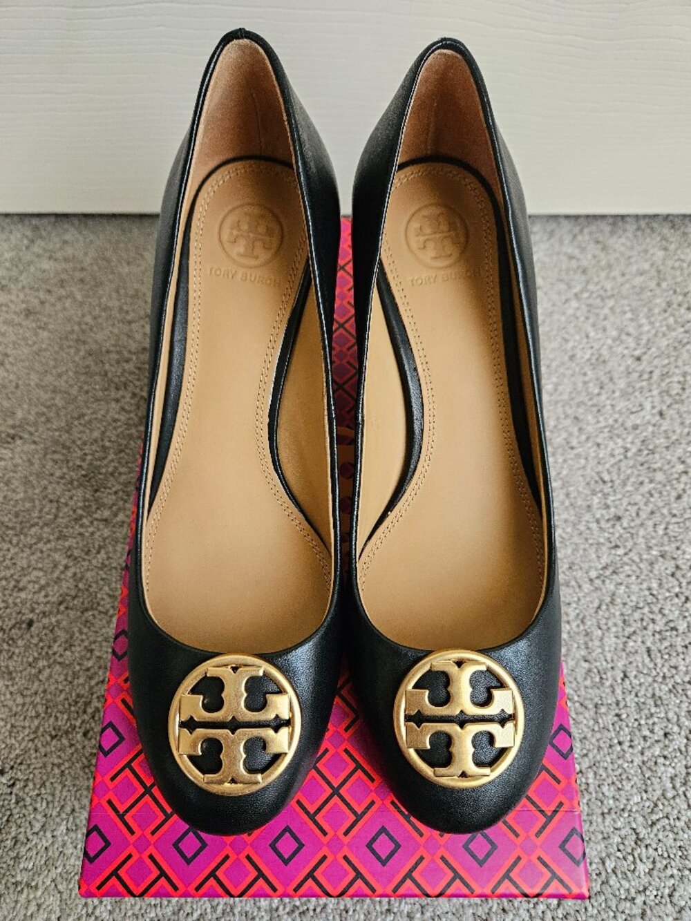 NIB Tory Burch Chelsea 65mm Wedge Pumps Black Napa Leather 8 - Picture 2 of 11